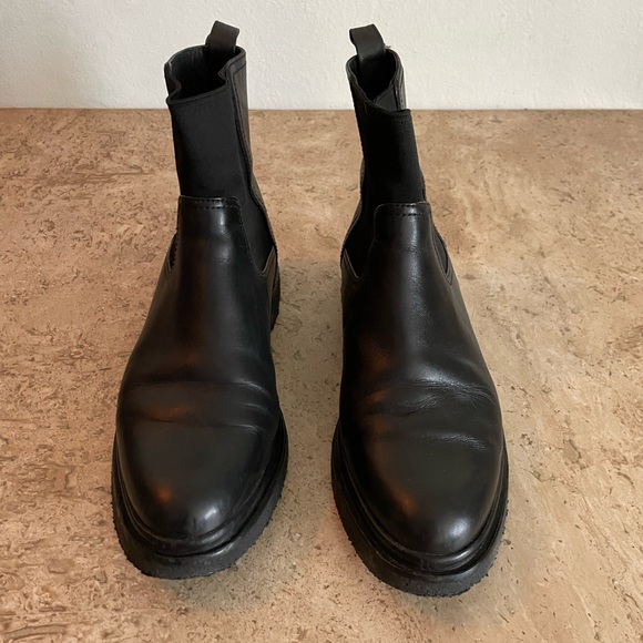 ☀️50% Off! Summer Sale☀️ VINCE Litton Water Repellant Chelsea Boots - Picture 2 of 7